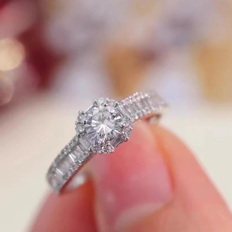 18K金女镶嵌 0.77克拉天然南非高品质钻石大钻戒指真金真钻送证书