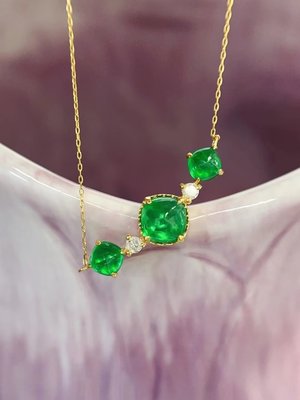 18K金女镶嵌南非高品质钻石1.5克拉天然祖母绿项链真金真钻送证书
