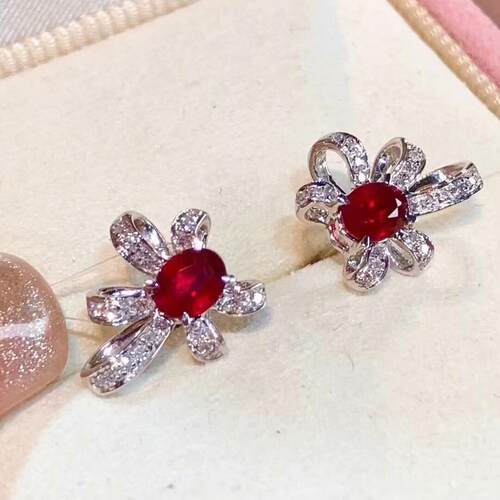 18K金女镶嵌南非高品质钻石0.8克拉天然红宝石耳钉真金真钻送证书