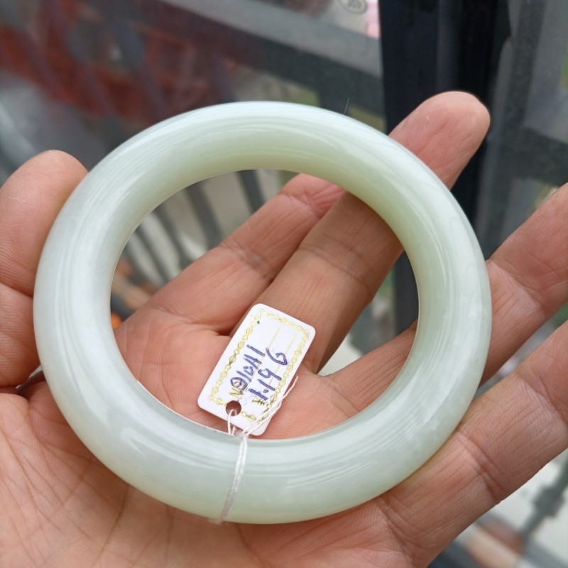 正品纯天然新疆和田玉且末料淡青白玉胖圆条手镯子59mm女款带证书