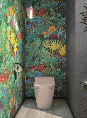 日本墙纸进口新科美式大花墙纸与灰色砖纹墙纸背景墙卫生间干区