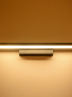 北欧简约led镜前灯欧式镜灯 浴室化妆室网红卧室化妆镜子灯黑白色