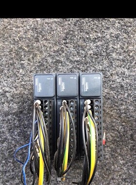 施耐德模拟量输出模块，型号TM3AQ4，拆机包好。成色漂亮。