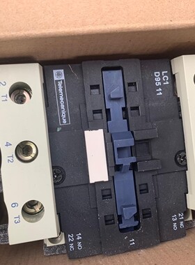 施耐德交流接触器LC1D8011FC 110V