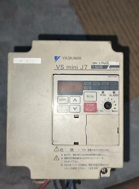 安川变频器,CIMR-J7AA21P5.实物拍照,成色如图,