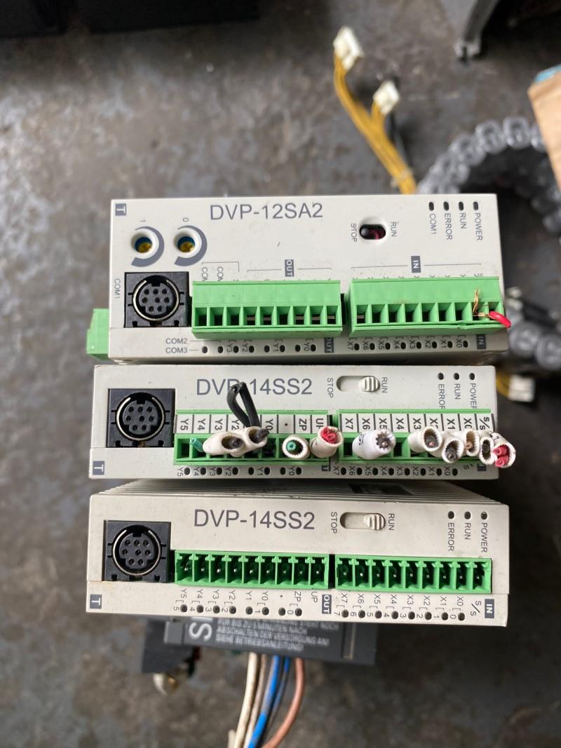 DVP-12SA2DVP-14SS2台达小型plc3个一