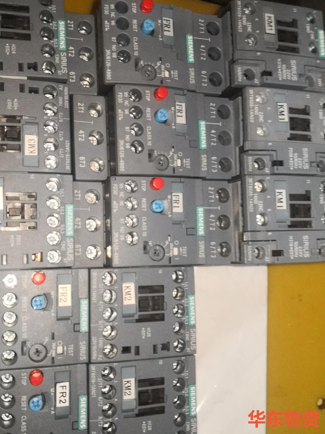 西门子3RT6026-1AO20三个3RT6018-1AN2