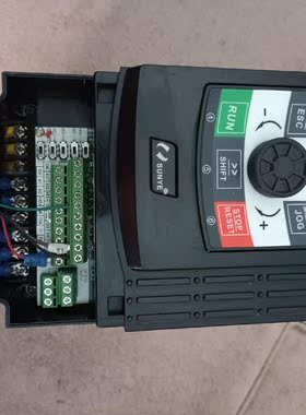 日业2.2KW变频器 CM530H-4T2R2GB/4R0P