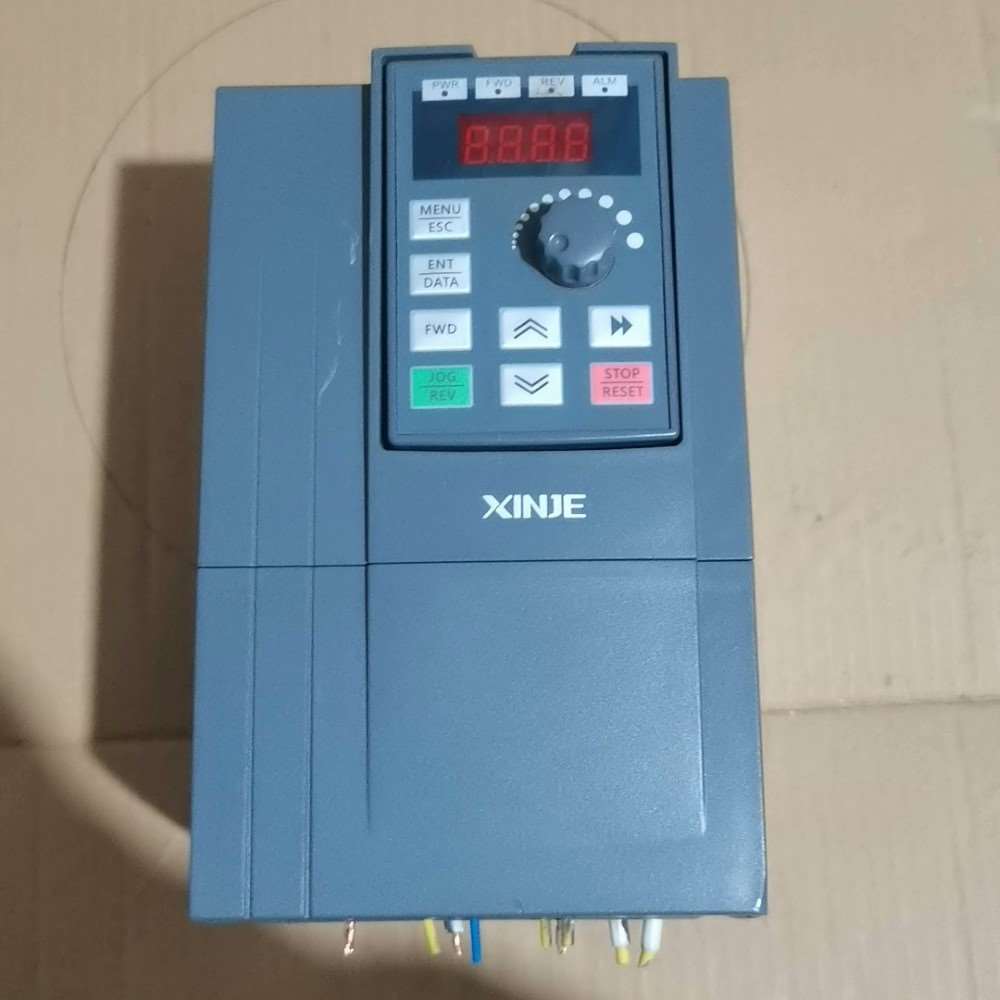 信捷变频器VB5N-21P5220V1.5KW成色很新