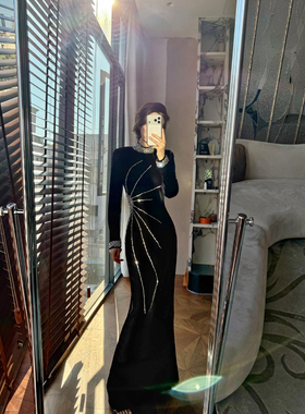 XULU原创欧洲进口黑色丝绒长袖礼服裙气质显瘦手工钉珠镶钻连衣裙