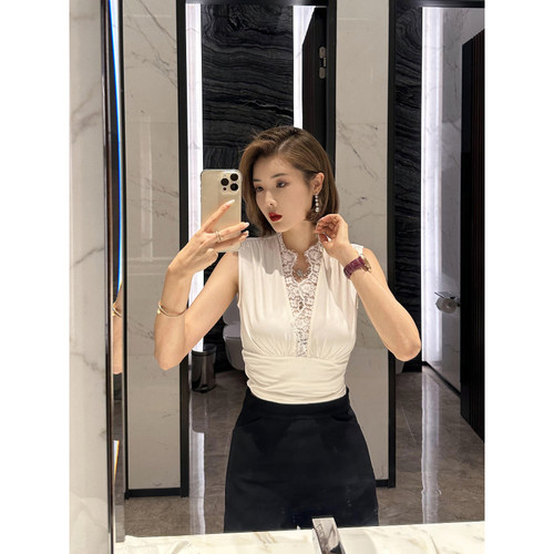 蕾丝花边拼接无袖修身高腰上衣