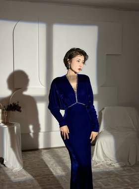 XULU原创蓝色丝绒性感深V包臀礼服裙纯手工订珠法式高腰连衣裙