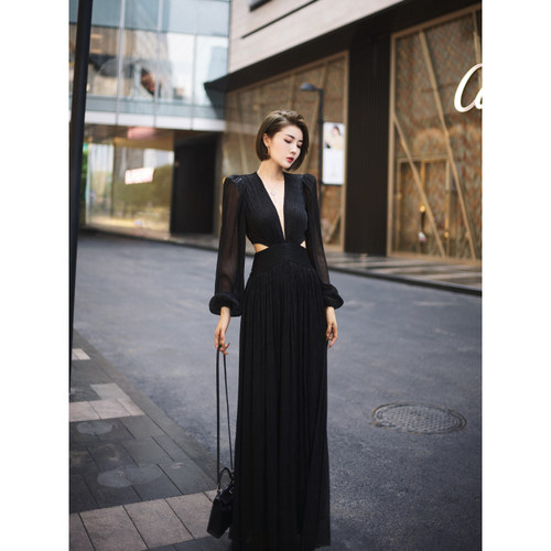 XULU原创〖黑标系列〗肌理亮丝气质性感V领灯笼袖高腰镂空连衣裙