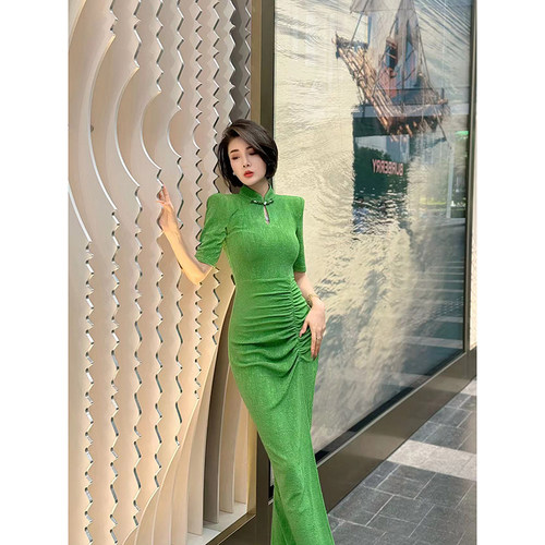 XULU原创复古肌理醋酸水滴领旗袍新中式气质褶皱显瘦中长袖连衣裙