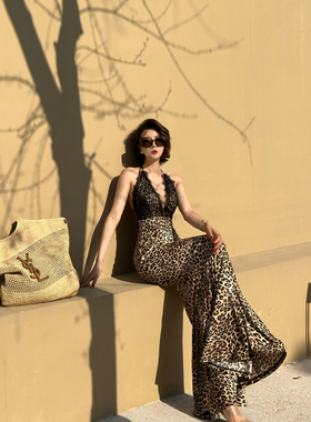 XULU原创冰丝豹纹欧美性感野性魅力露背包臀裙蕾丝花边挂脖连衣裙