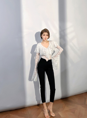 XULU原创法式气质镂空蕾丝荷叶边V领大喇叭袖轻奢高级感蕾丝上衣