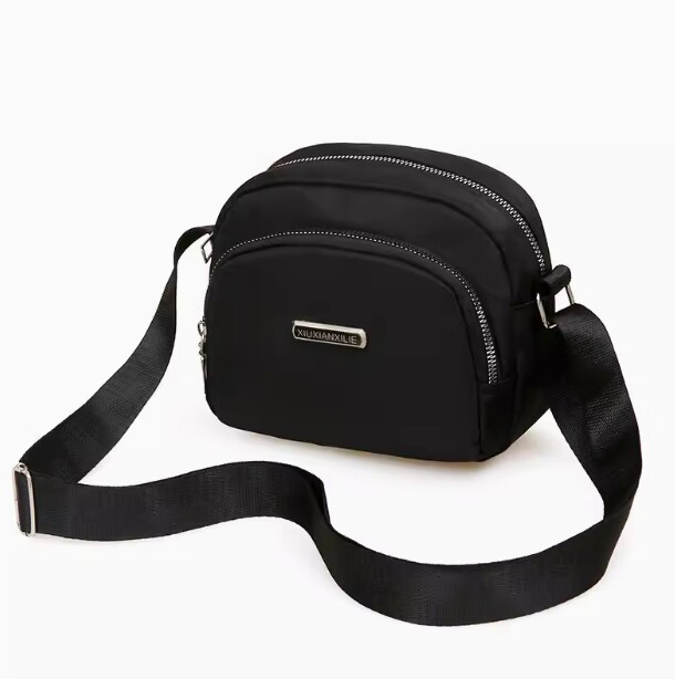 感轻奢单肩小包包女士斜挎包女包帆布包时尚百搭牛津布旅游包