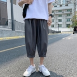 深灰色