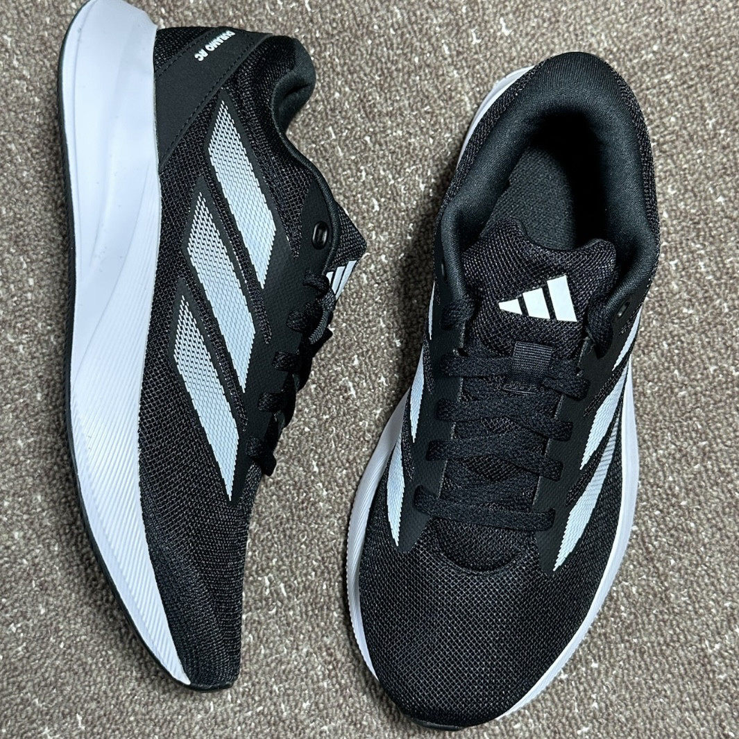 阿迪达斯男女鞋夏季新款透气缓震轻便健步黑色运动耐磨休闲跑步鞋