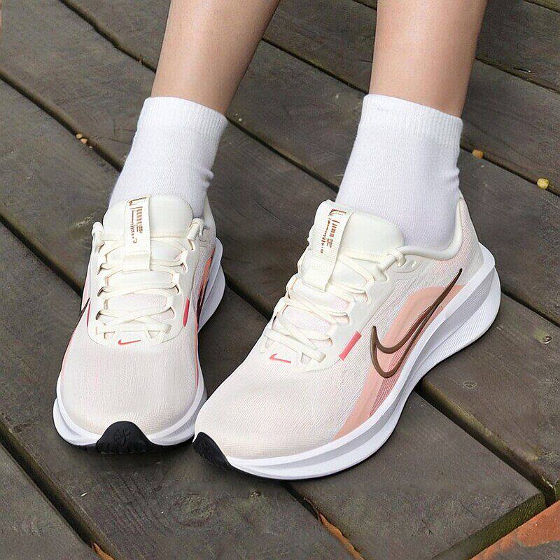 NIKE耐克运动鞋女鞋夏季网面健身鞋慢跑鞋女士透气缓震轻便跑步鞋