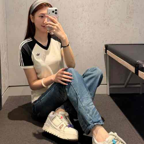 adis/A三叶草运动V领拼色
