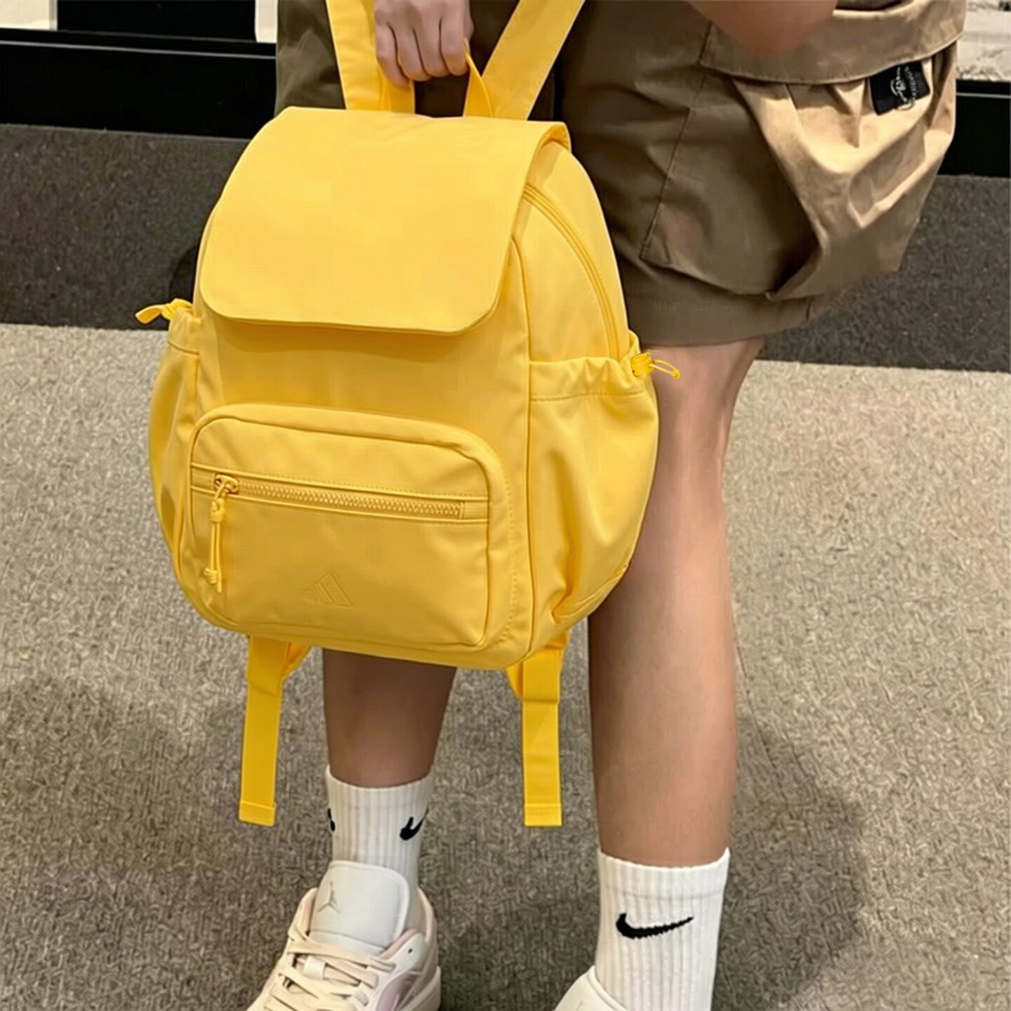 阿迪达斯背包女小包新款纯色复古运动包旅行户外学生书包双肩包