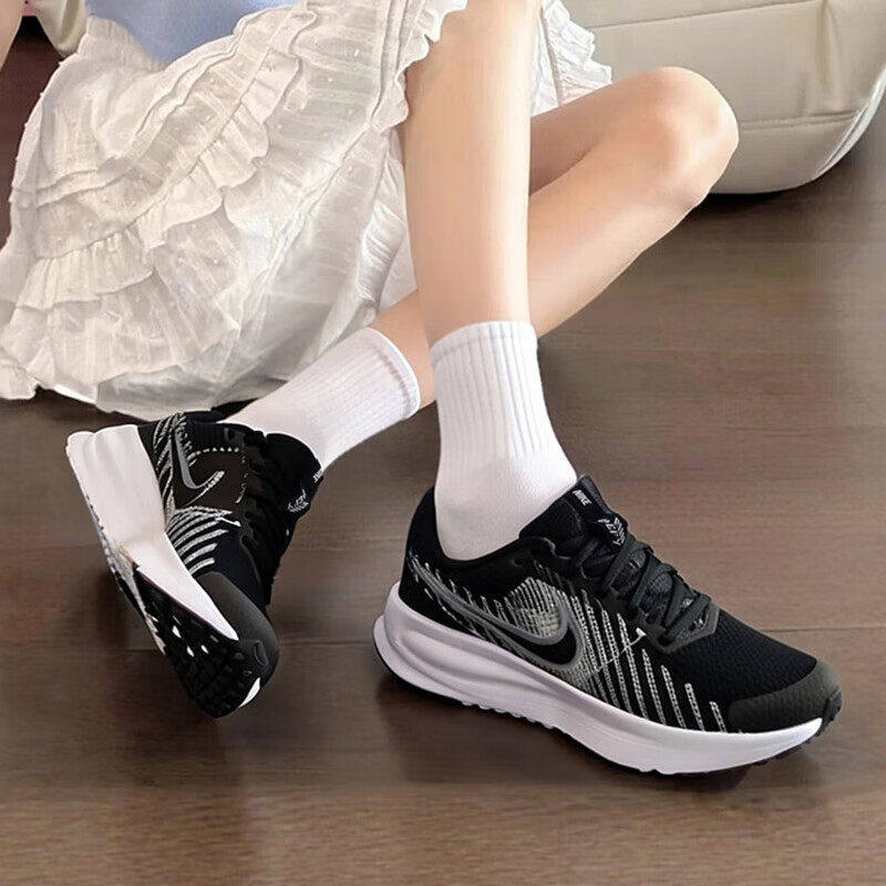 NIKE耐克女鞋跑步鞋秋季正品缓震回弹运动鞋户外健步公路慢跑鞋