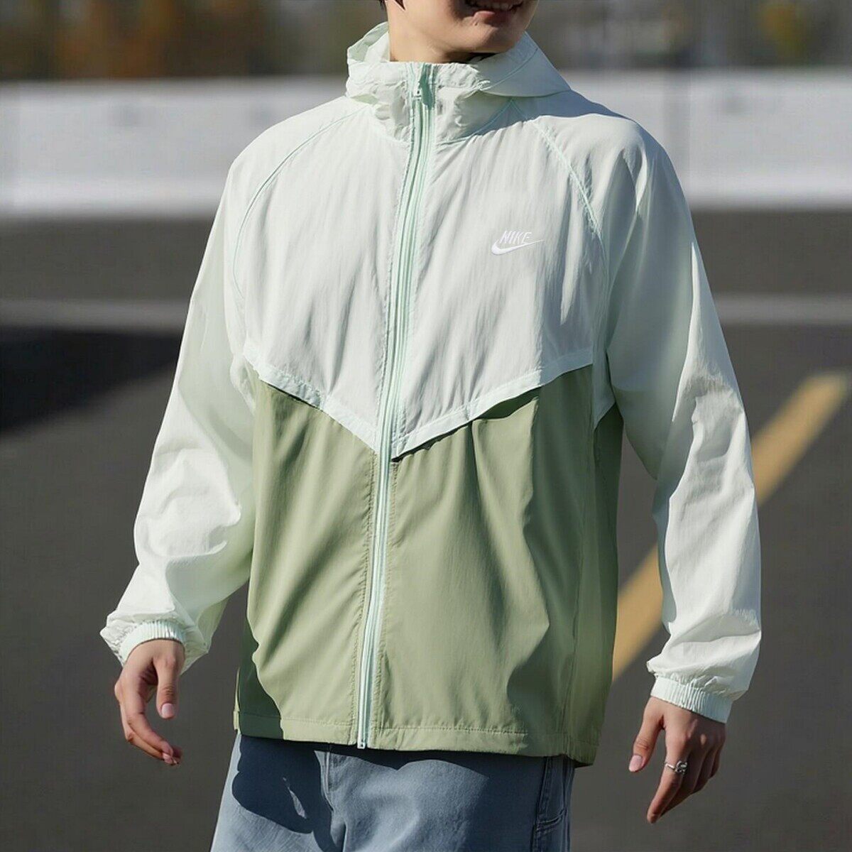 Nike耐克2026年新款防晒夹克男子连帽外套轻薄透气运动服跑步上衣