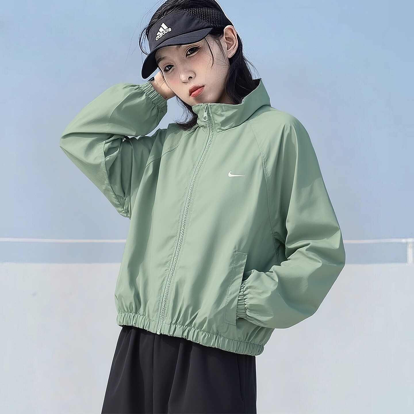 Nike耐克短款防晒外套新款女子立领夹克薄款透气运动上衣休闲长袖