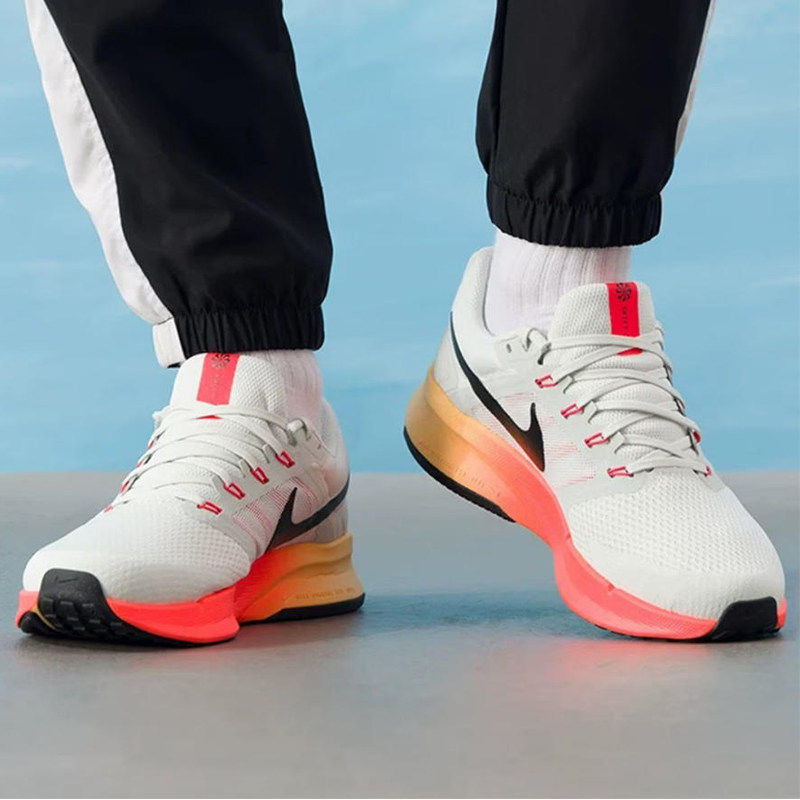 NIKE耐克正品男鞋马年限定红色正品正品休闲轻便运动鞋减震跑步鞋