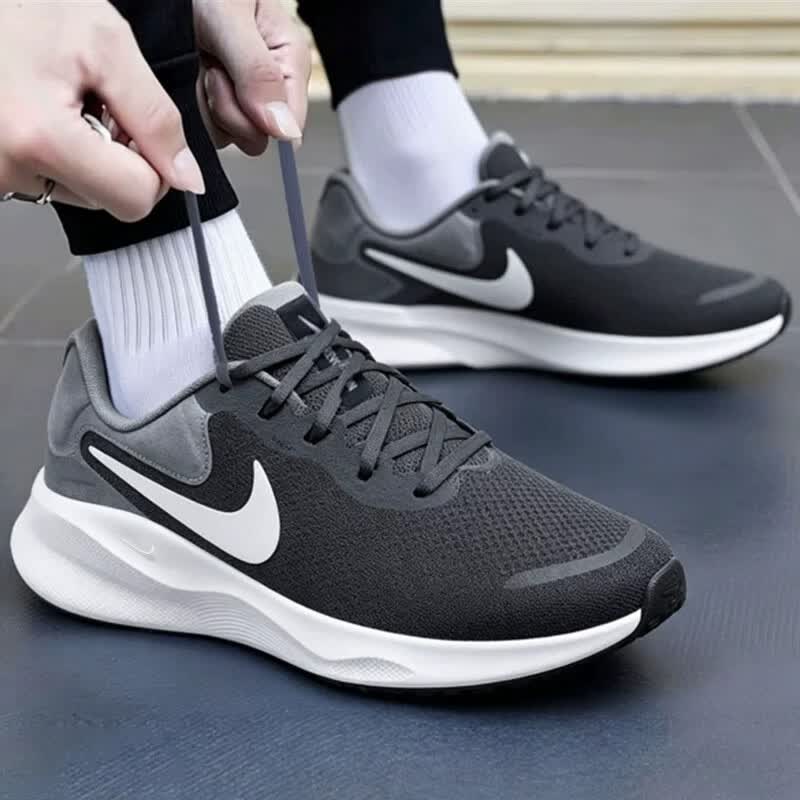 Nike耐克新款男士跑步鞋舒适透气网布低帮休闲运动鞋黑色潮流