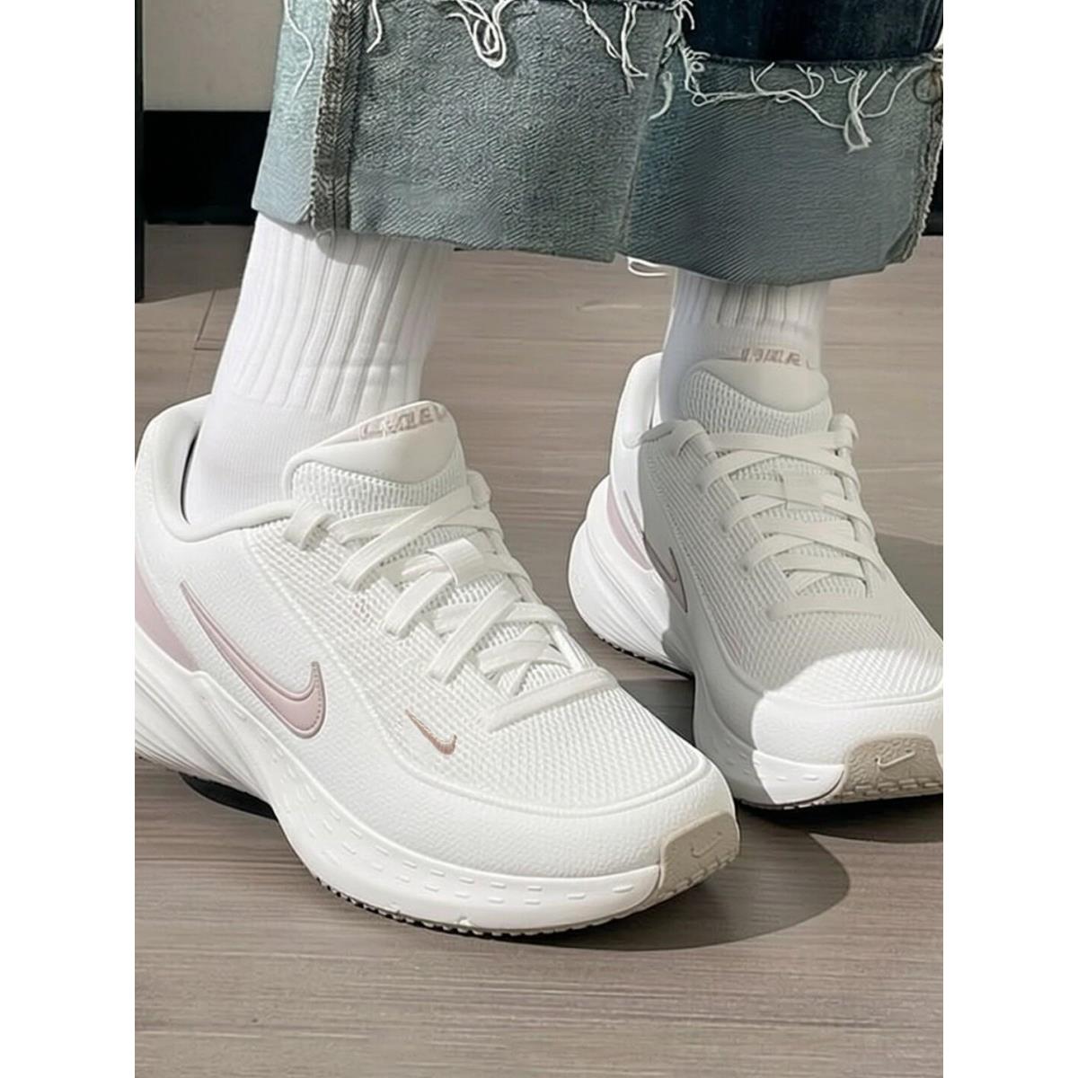 Nike耐克鞋子正品透气网面鞋轻便运动鞋新款跑步鞋女子健身训练鞋
