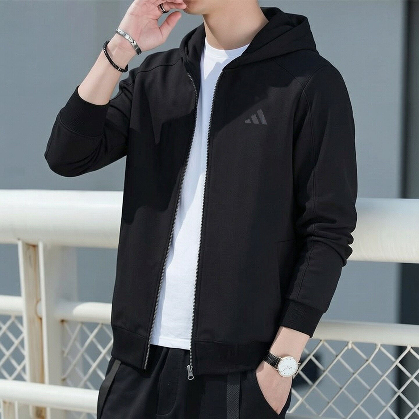 阿迪达斯外套男春季新款薄款黑色连帽衫透气训练针织夹克运动服男