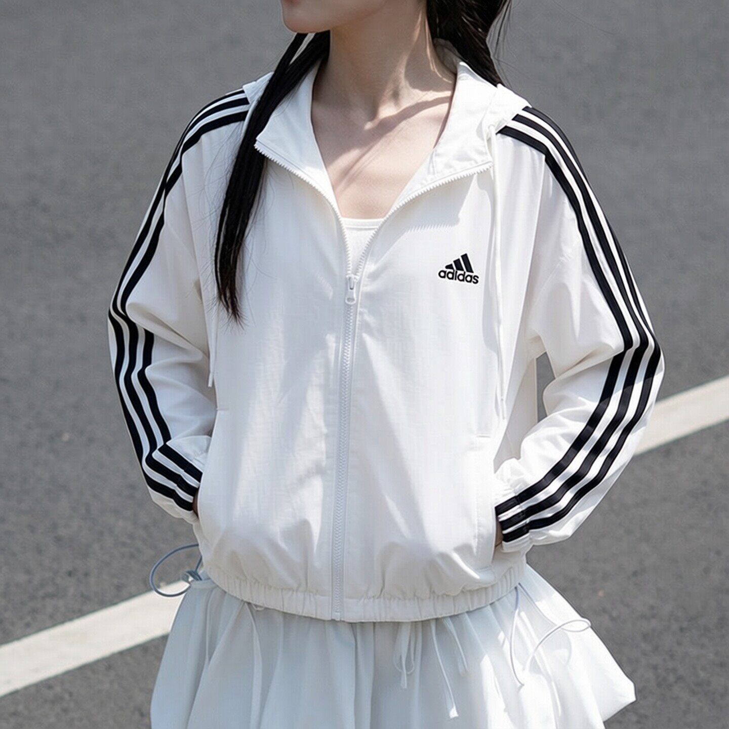 阿迪达斯白色棒球服女春季正品薄款透气防风衣美式复古短款外套女