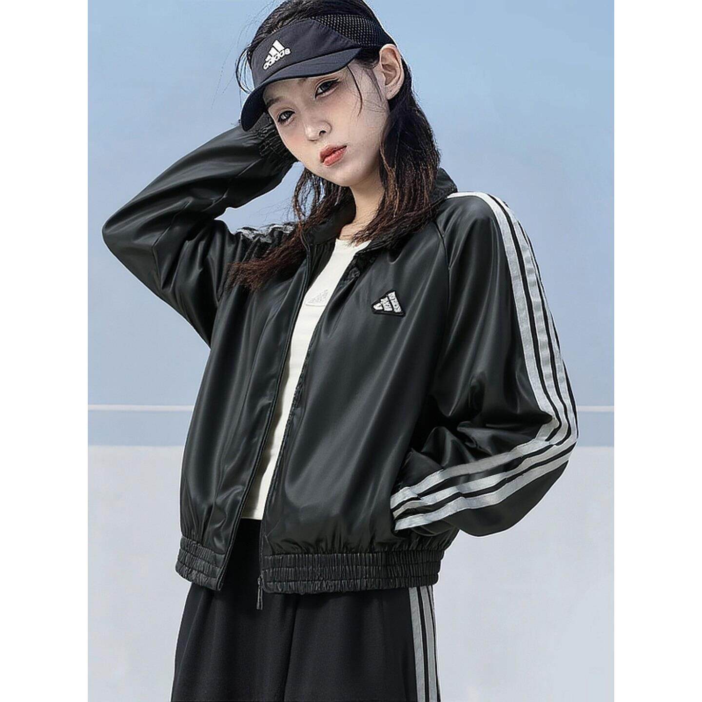 阿迪达斯外套女秋季新款缎面立领棒球服复古宽松美式辣妹透气夹克