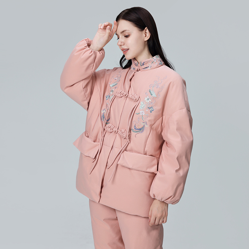 粉色刺绣羽绒服中式盘扣女套装