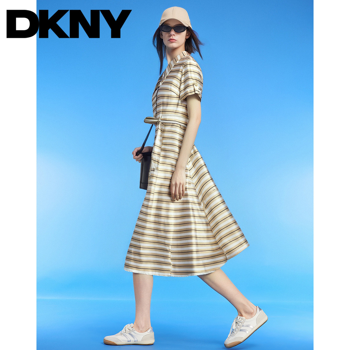 DKNY唐可娜儿夏季光泽感翻领横条纹印花系带女士短袖连衣裙设计感