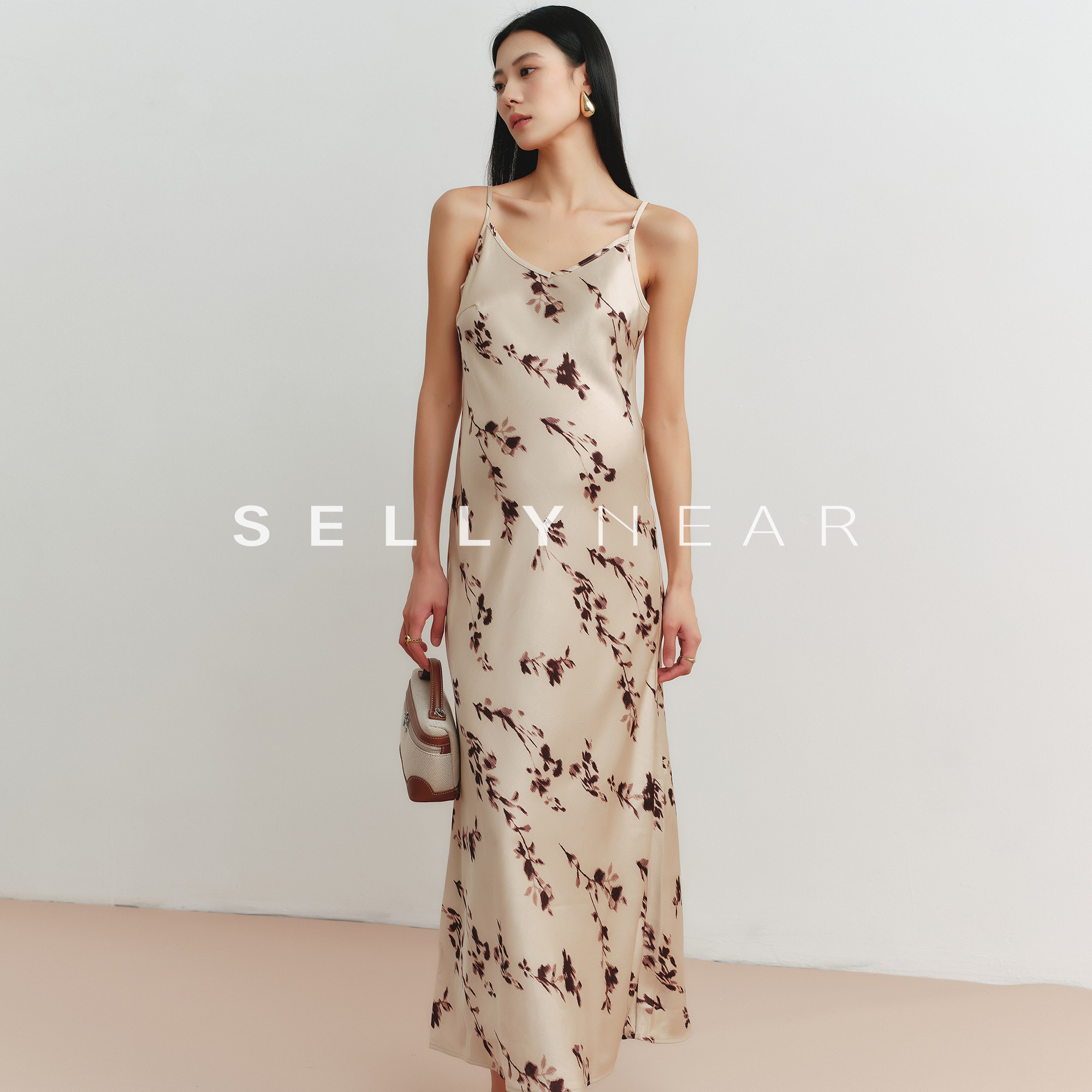 SELLYNEAR高级感孕妇装法式长裙夏季新款时尚印花孕期吊带连衣裙