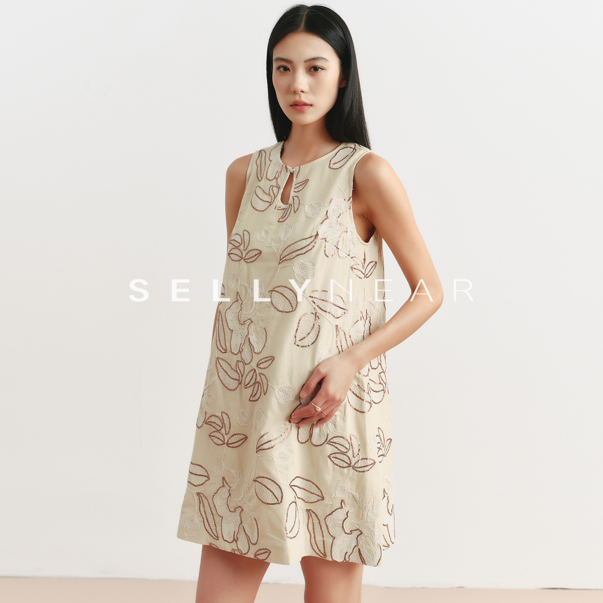 SELLYNEAR孕妇装2026新款夏季连衣裙时尚绣花重工无袖孕期背心裙