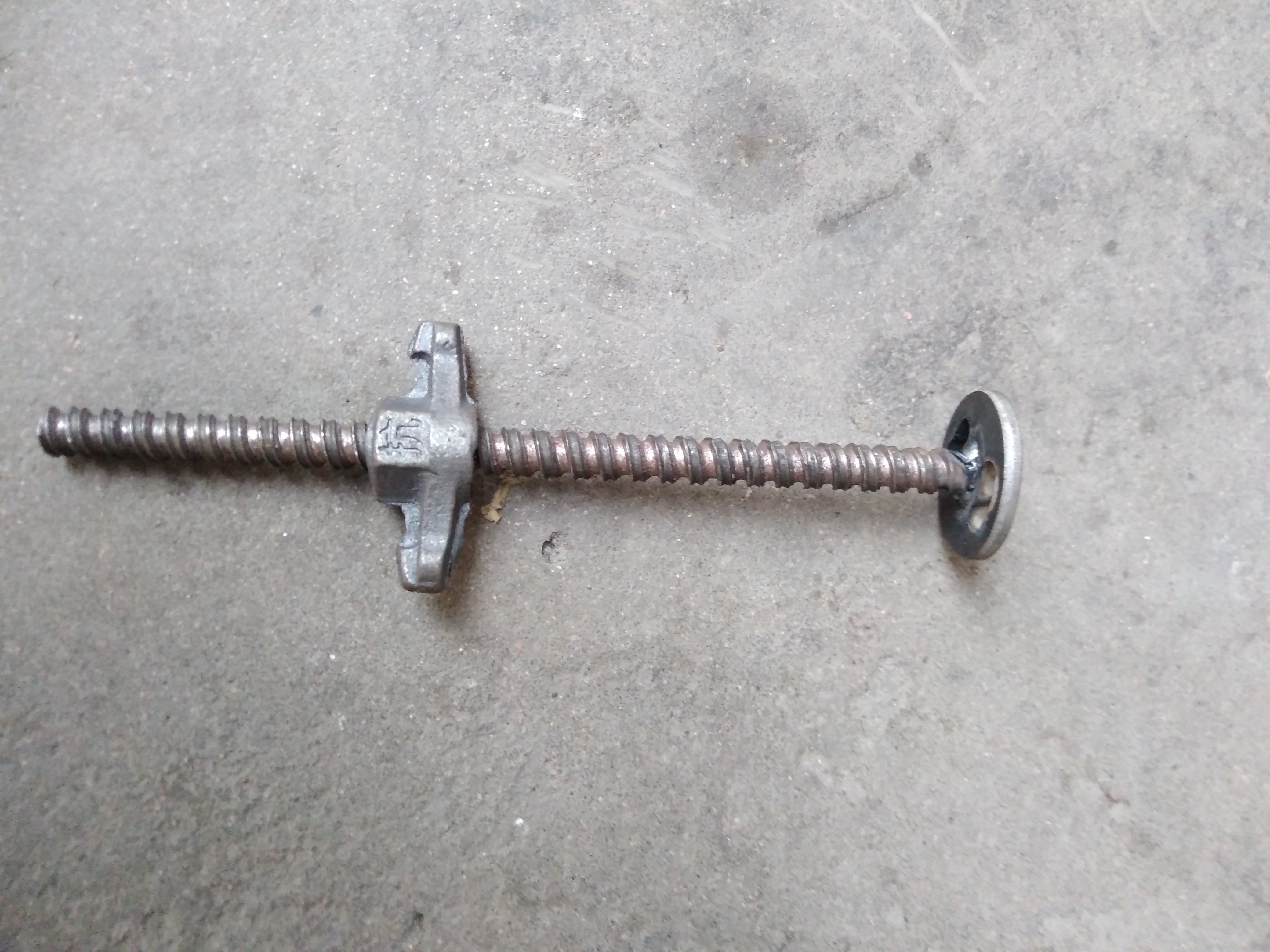 穿梁套管,铝模pvc止水节,定位器,预埋套筒固定神器