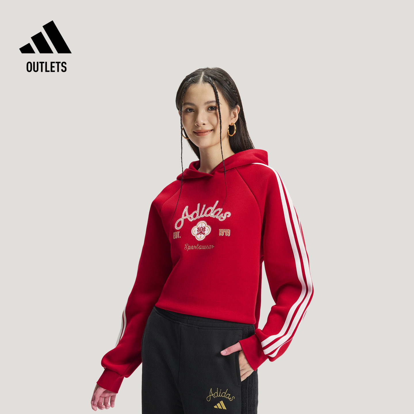阿迪达斯女短款加厚卫衣套头衫
