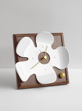 虚室杂陈新款原创可爱五瓣花朵立钟座钟北欧简约时尚家用桌面静音
