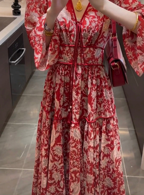 名族度假风气质红色真丝碎花连衣裙女2025夏季法式小众大摆长裙子