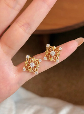 中古金色卷草纹四叶草碎钻耳钉