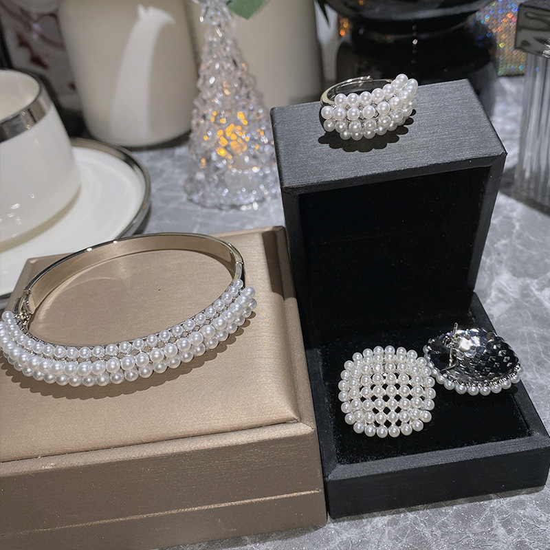 法式赫本风珍珠团团贵气耳钉高端