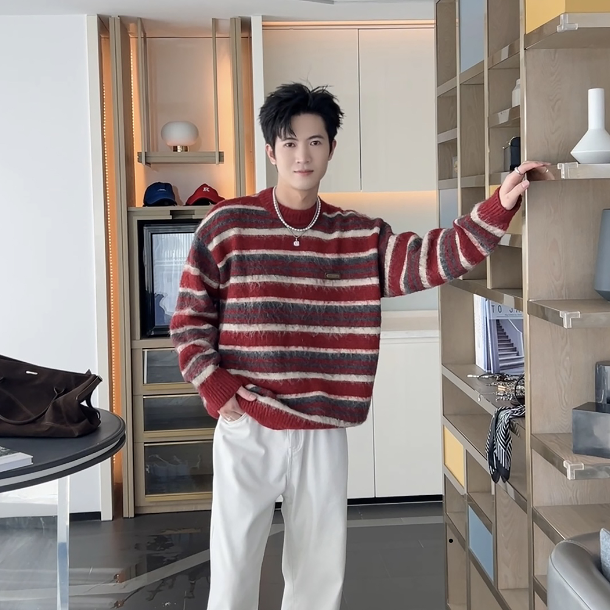 圣诞节红色马海毛条纹针织衫毛衣