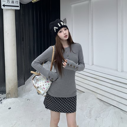 3MER哦哦三妹 灰色仿羊绒排扣内搭打底衫女秋冬季修身长袖T恤上衣