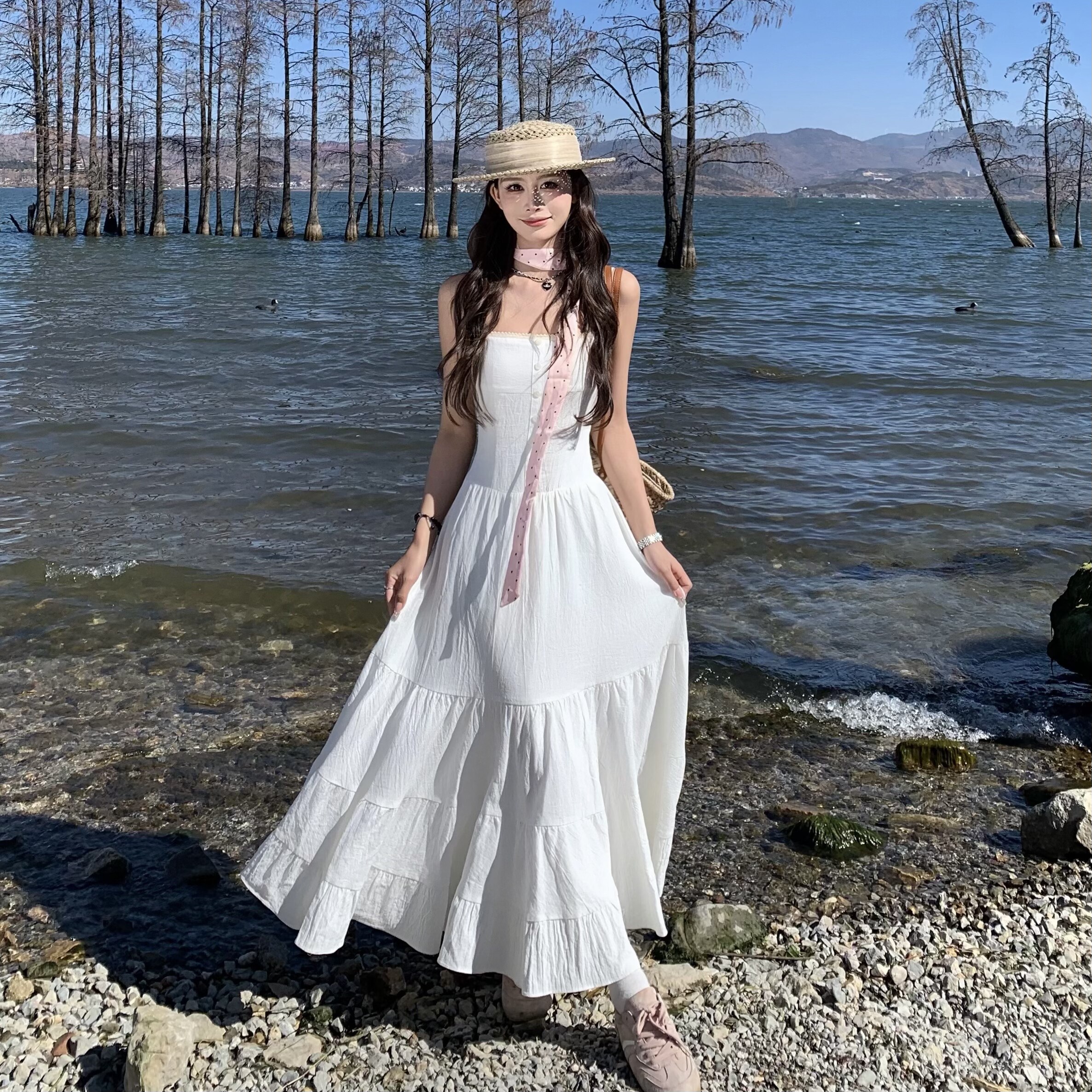 3MER哦哦三妹 法式初恋白色吊带连衣裙女春夏新款显瘦气质长裙子