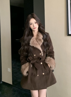 3MER哦哦三妹法式复古咖色气质收腰夹棉外套女冬显瘦短款毛呢大衣