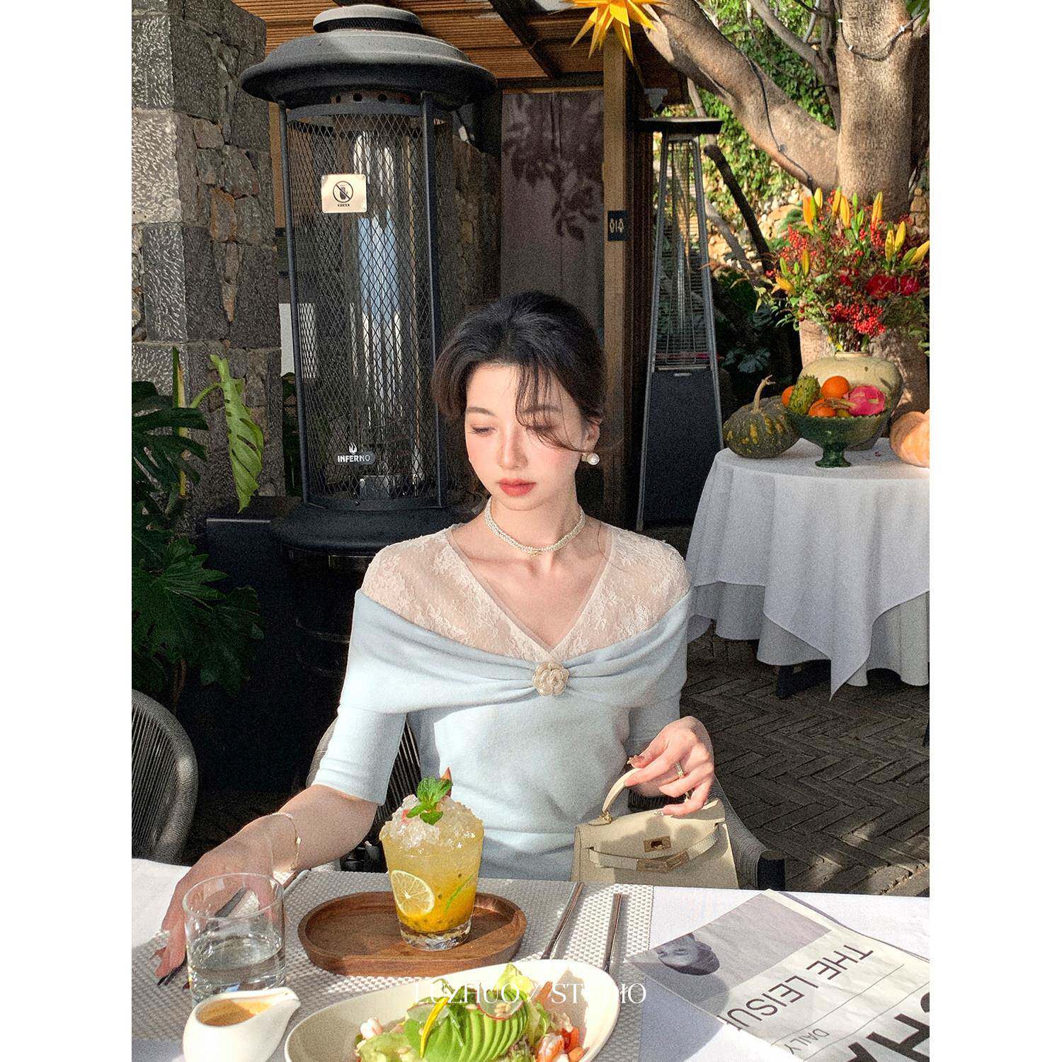 鹿阿姨卓叔叔『山茶漫香』蕾丝一字肩蓝色短袖T恤女夏设计感上衣